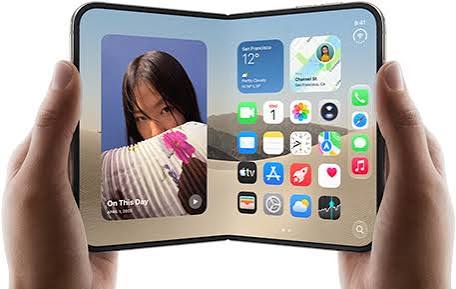 Hình ảnh iPhone Duo màn hình gập mở rộng với các tiện ích iOS